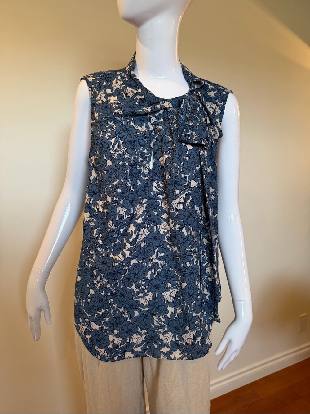 Tommy Hilfiger Blue Floral Tie Neck Sleeveless Blouse